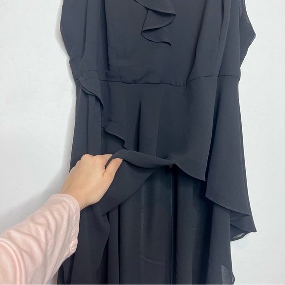 CITY CHIC Rustle Me Asymmetric Sleeveless Top. Size 16 - Picture 6 of 10